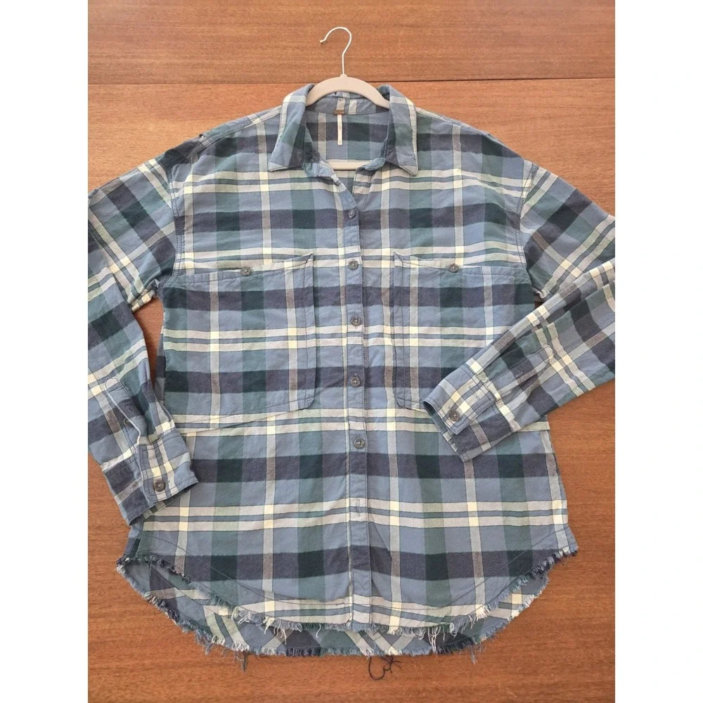 Free People Loveland Plaid Shirt Women's Med Oversized Frayed Hem Sexy Boyfriend
